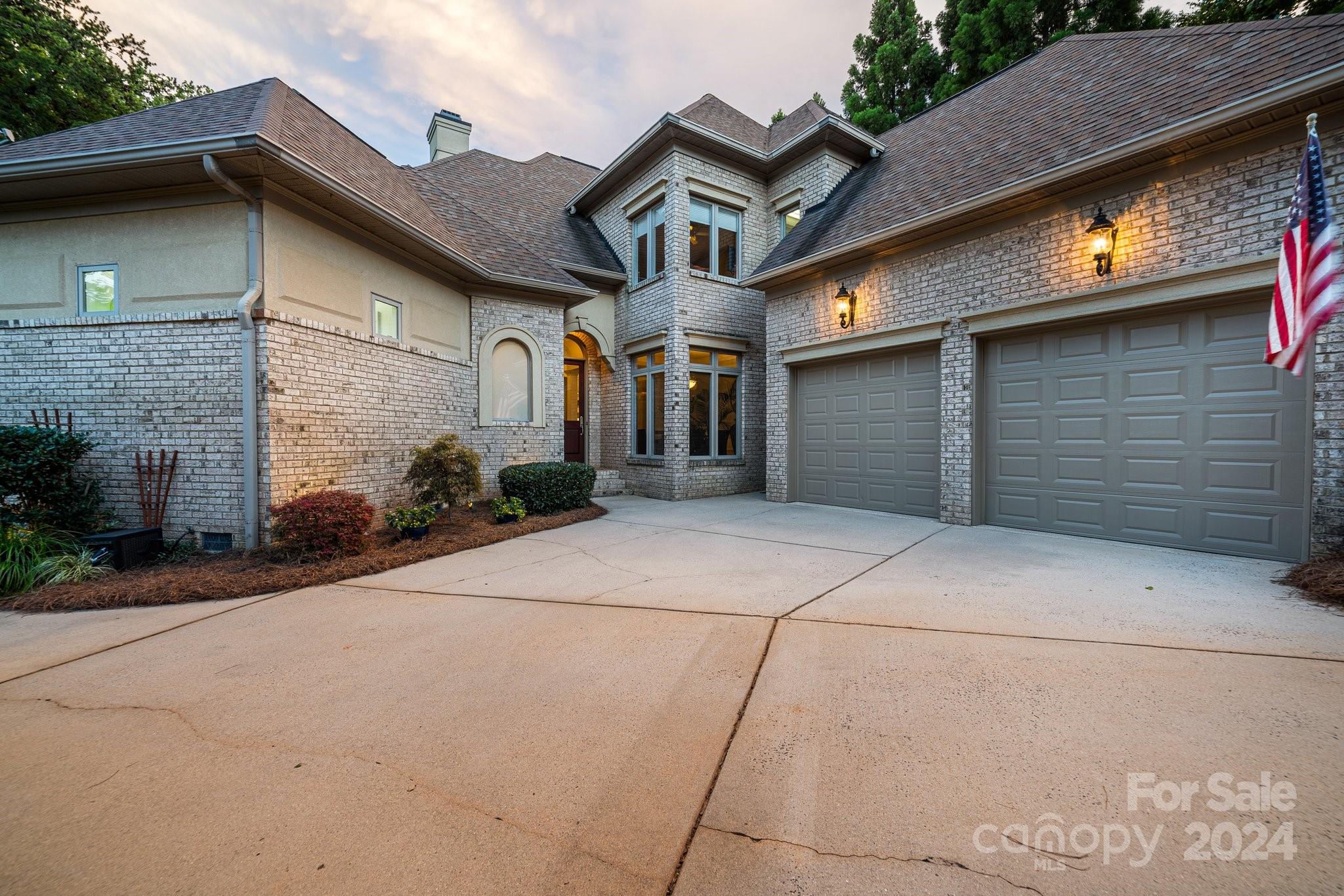 The Peninsula - Residential