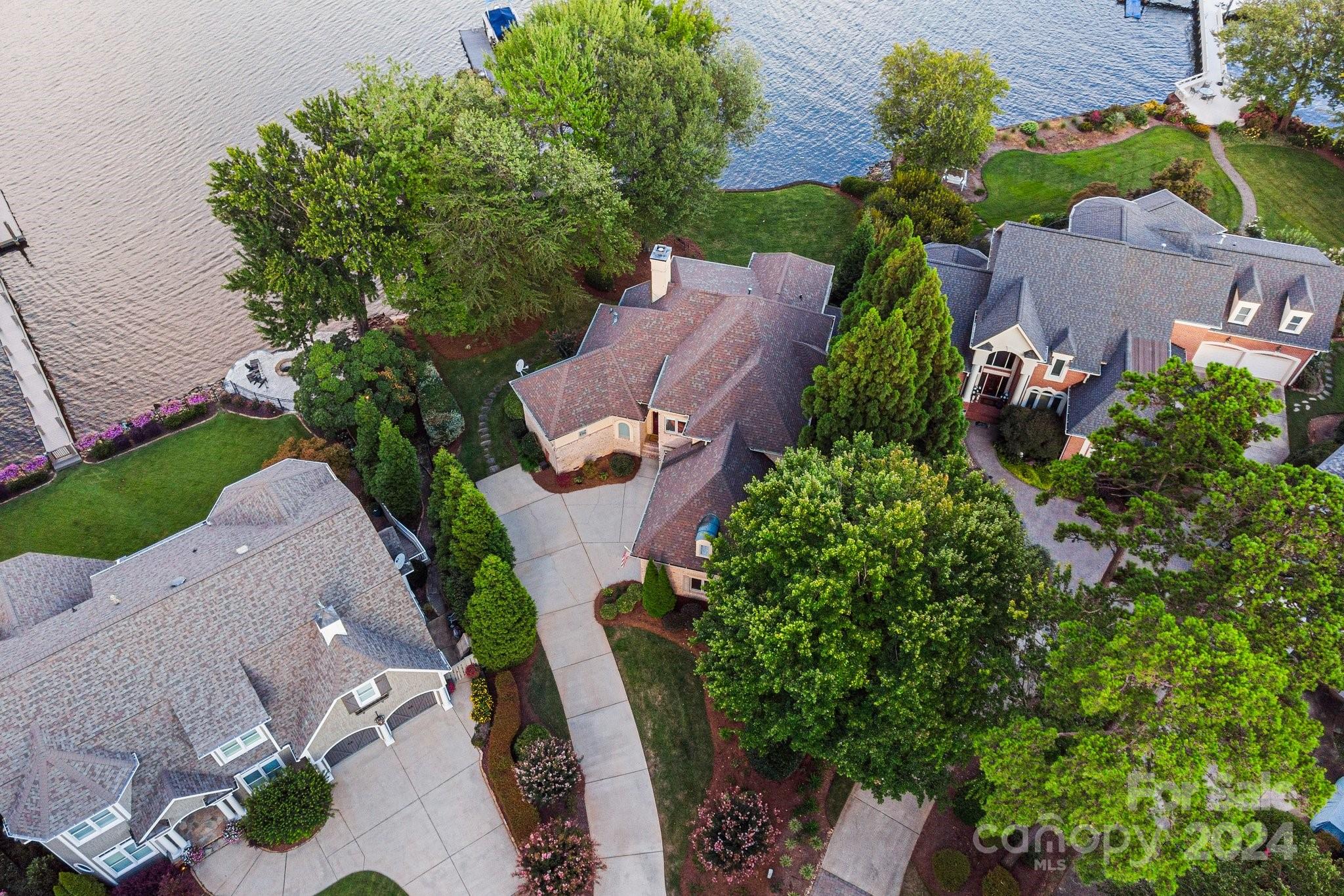 The Peninsula - Residential