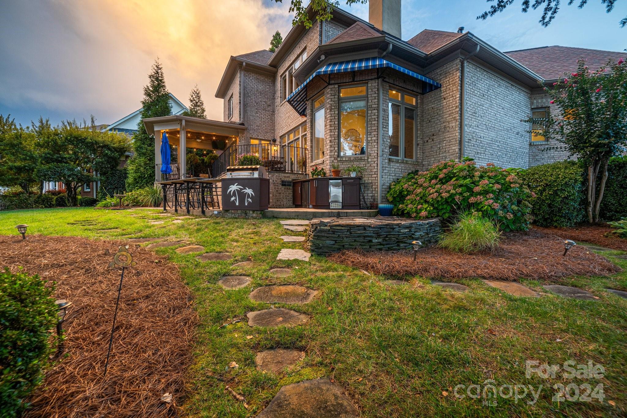 The Peninsula - Residential