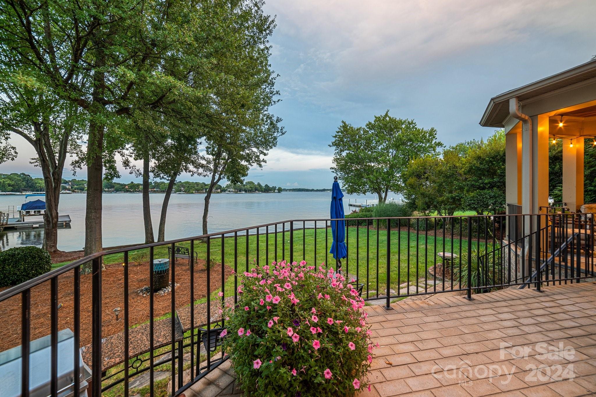 The Peninsula - Residential