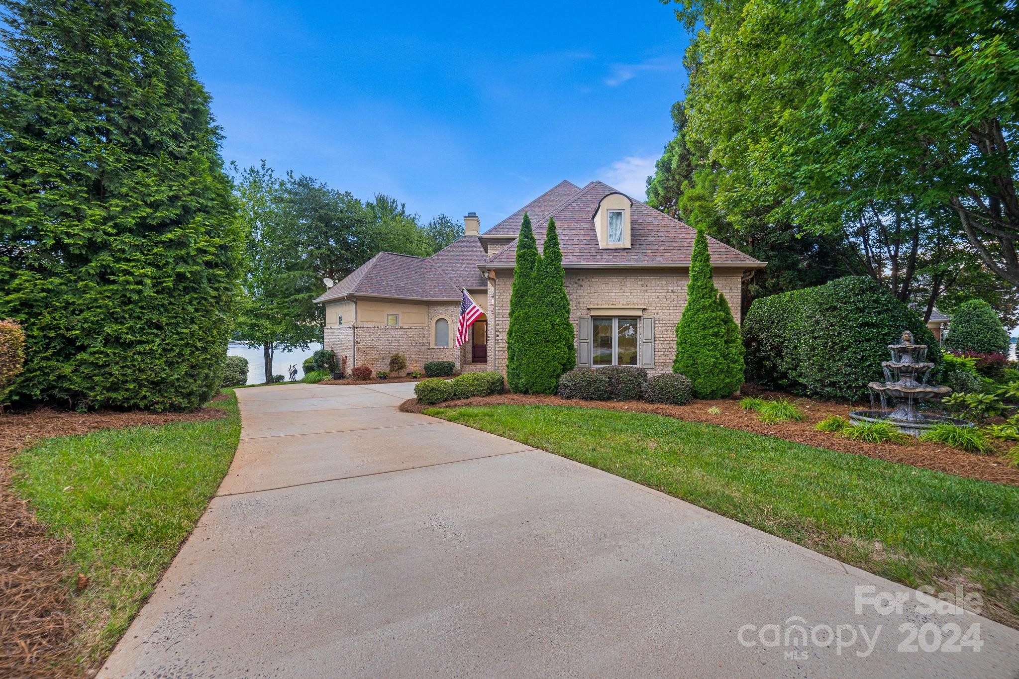 The Peninsula - Residential