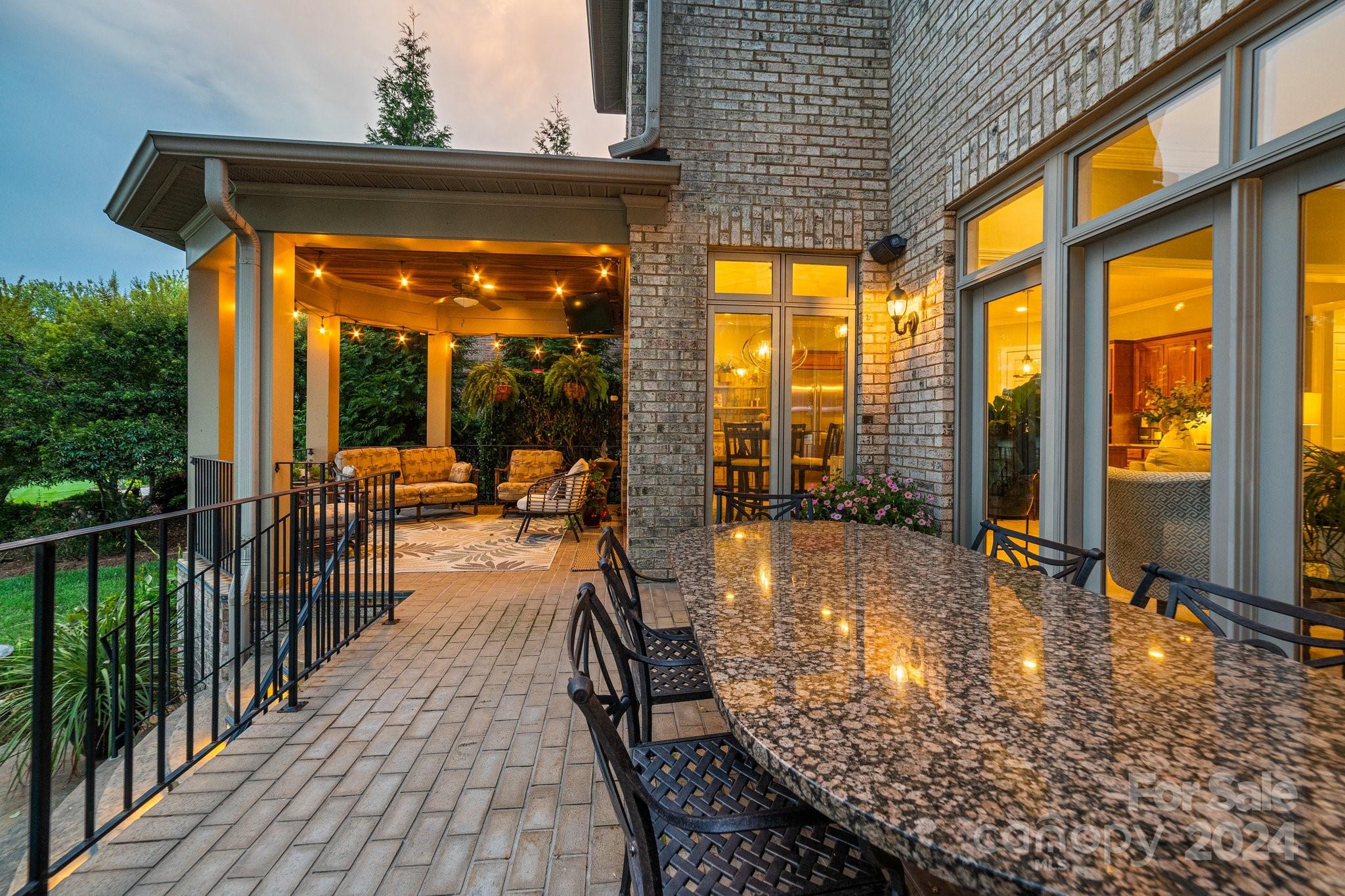 The Peninsula - Residential