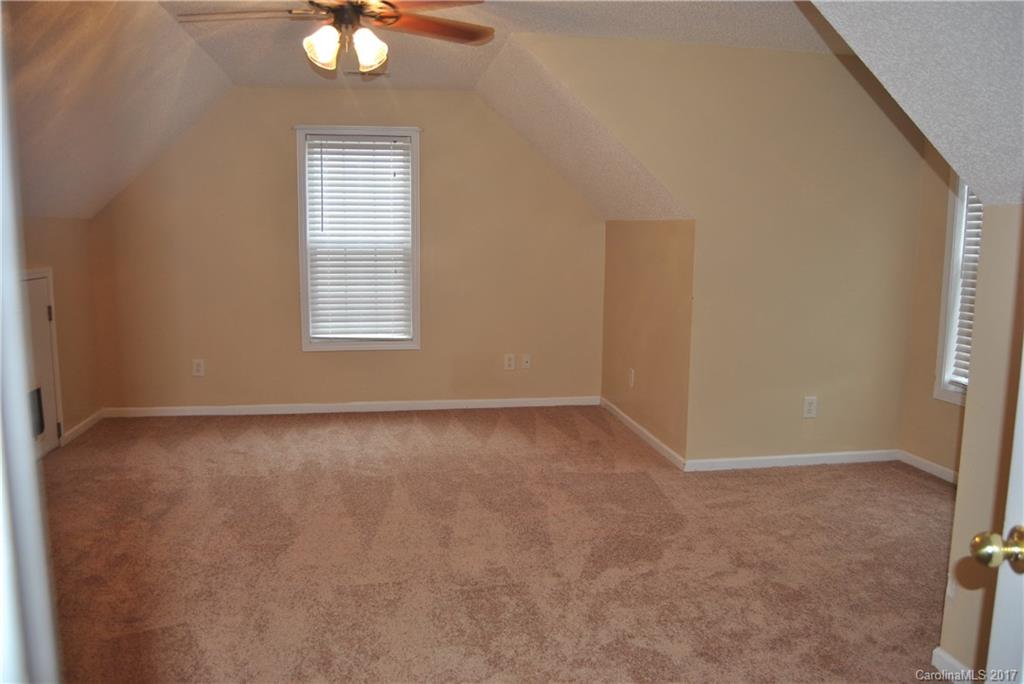 Mountain Manor - Residential