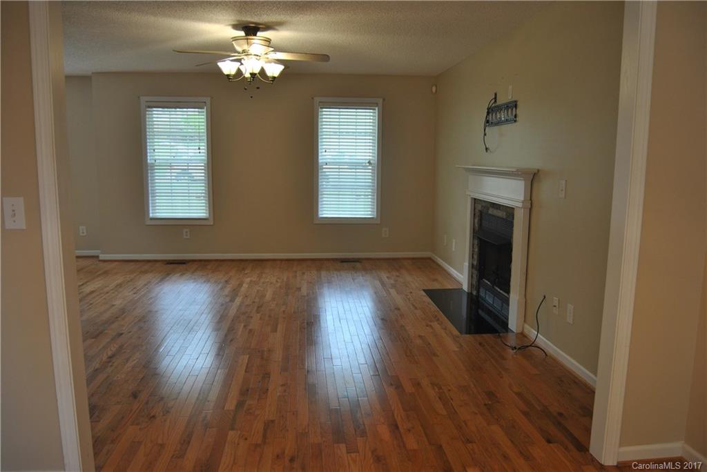 Mountain Manor - Residential