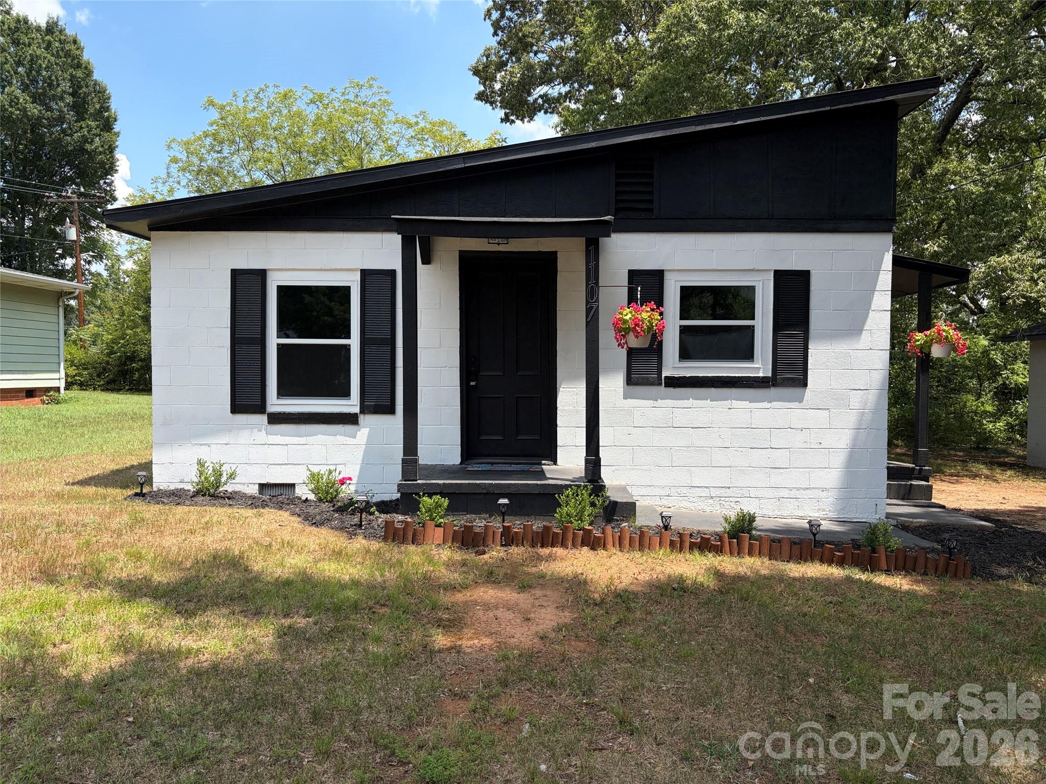 Photo 1 of 14 — 1107 S Meeting Street, Statesville, NC 28677