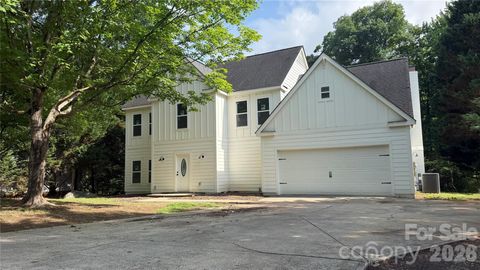Photo of 2033 Colony Hill Drive, Charlotte, NC 28214 (MLS # 4393068)