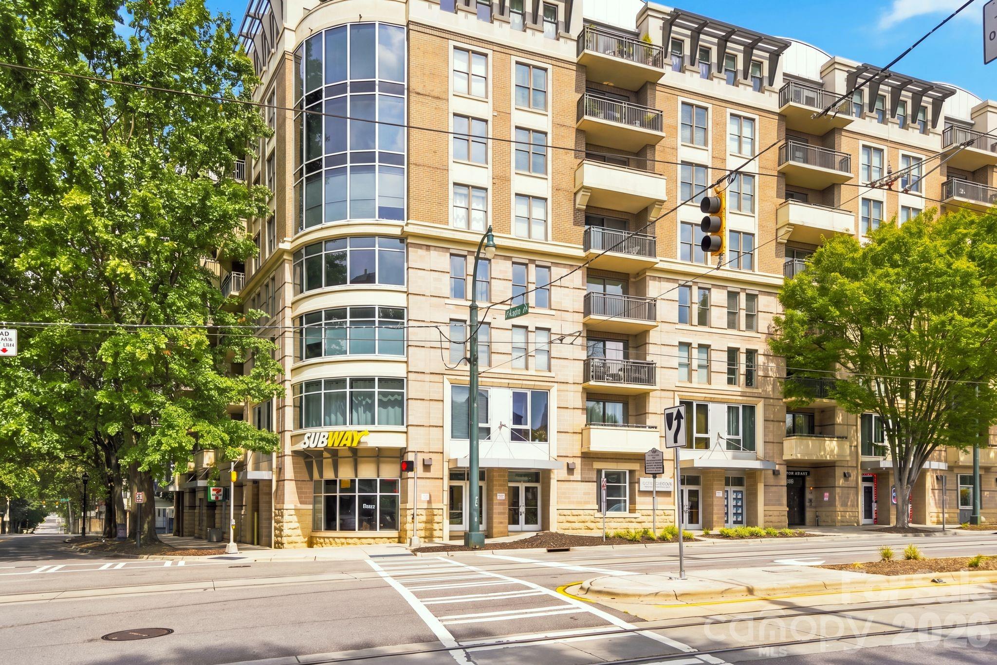 718 W Trade Street 808