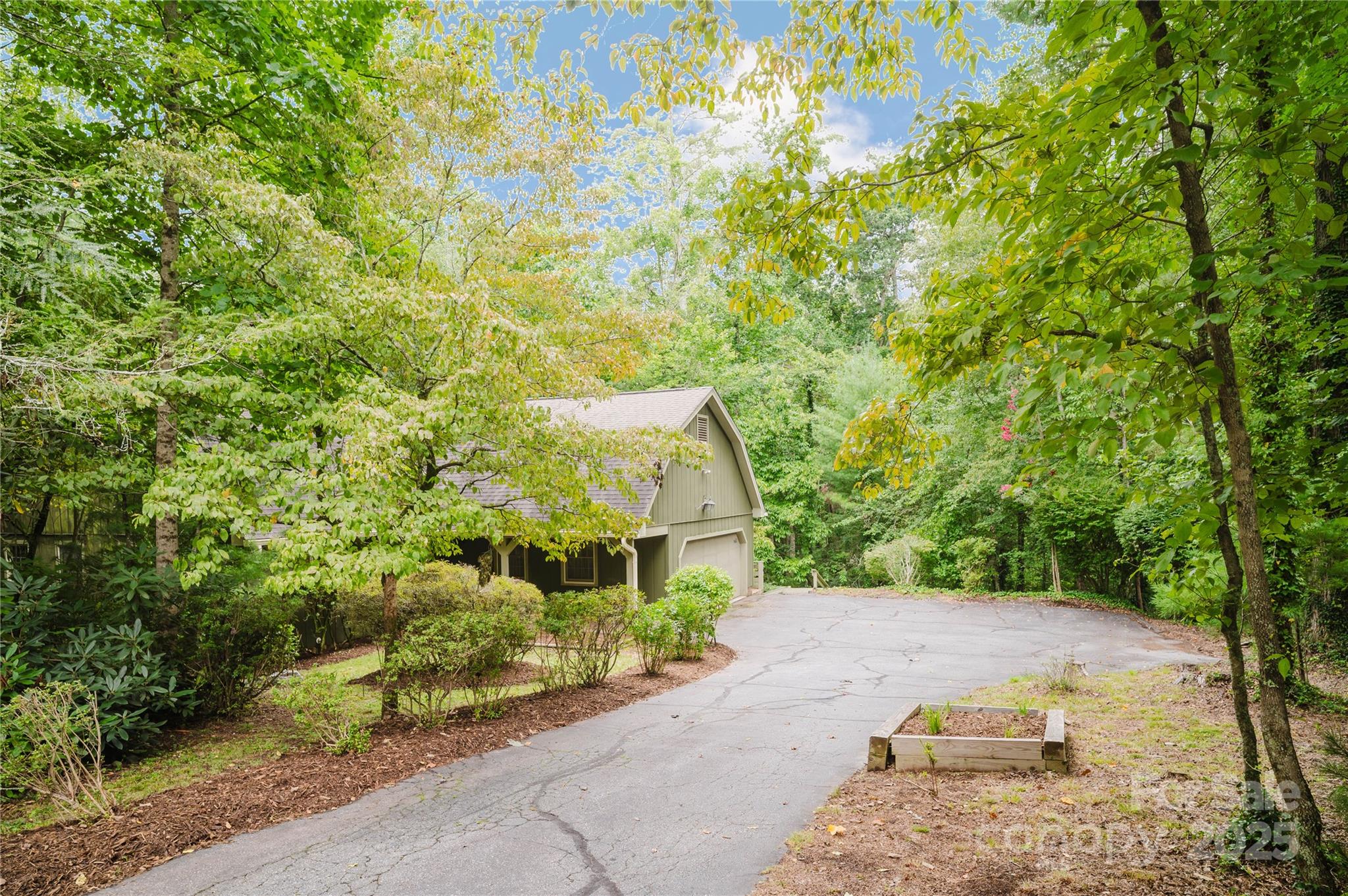 305 Heathcote Road