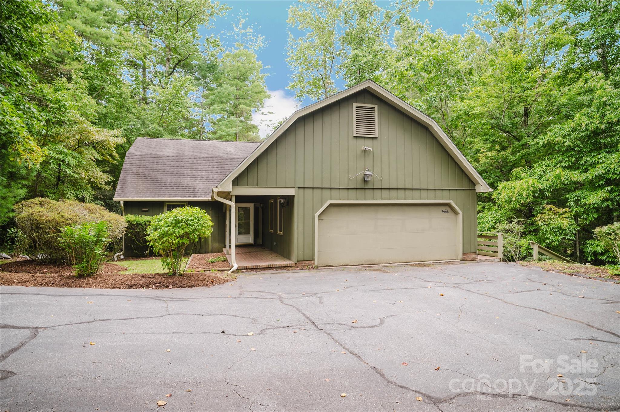 305 Heathcote Road