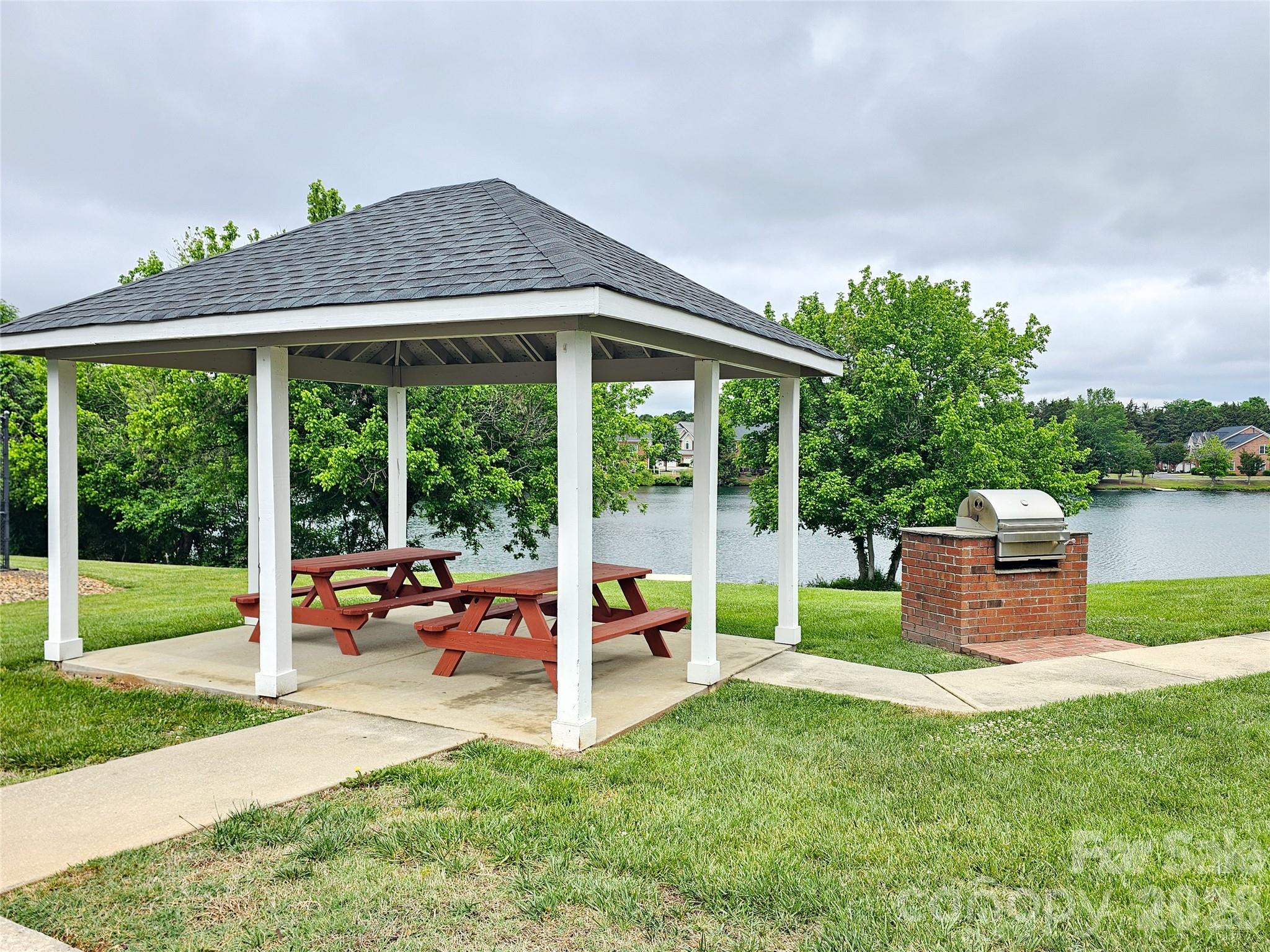 Beacon Knoll Villas - Residential