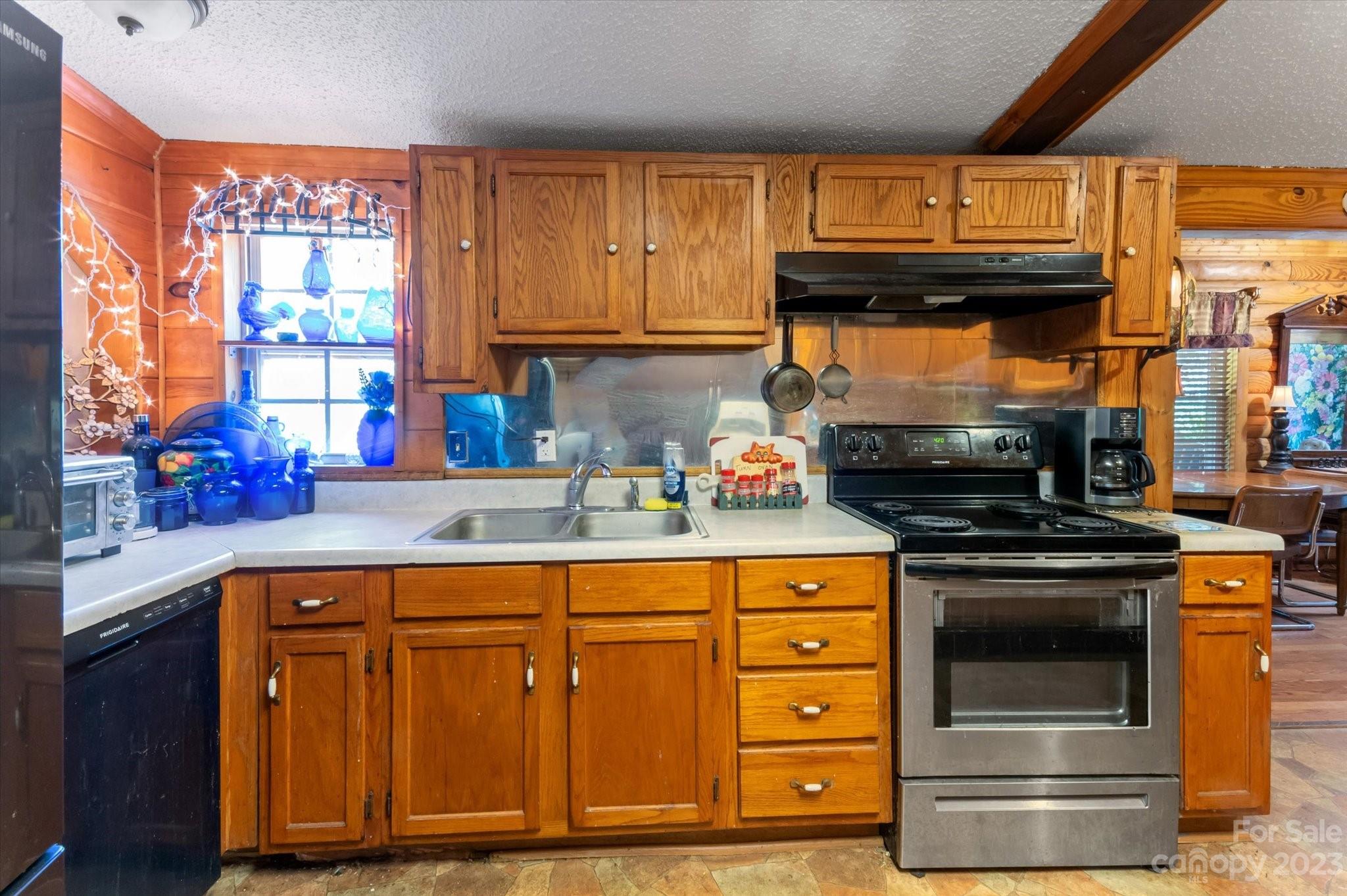 Mountain Shadows - Residential