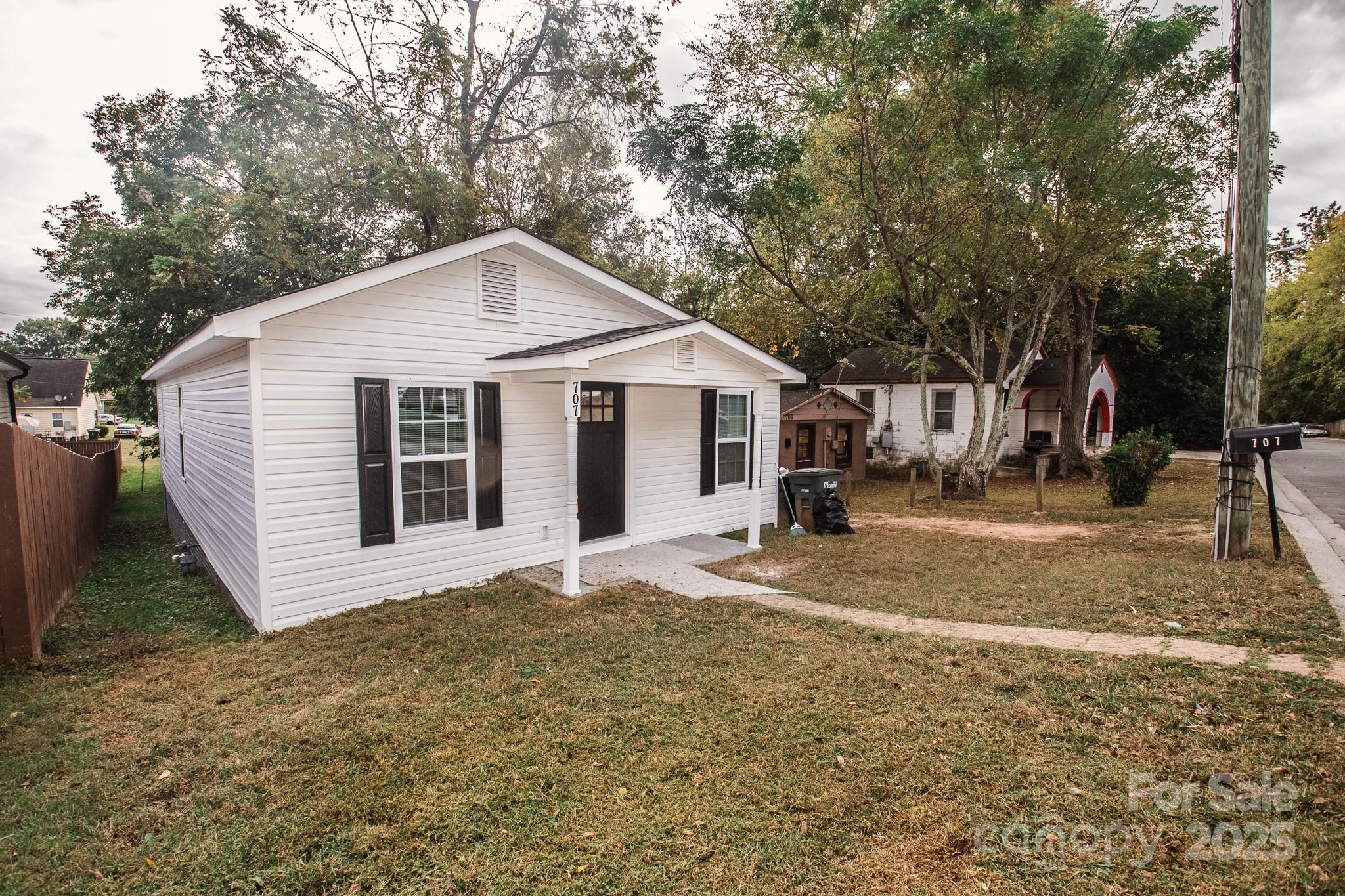 707 Summit Street