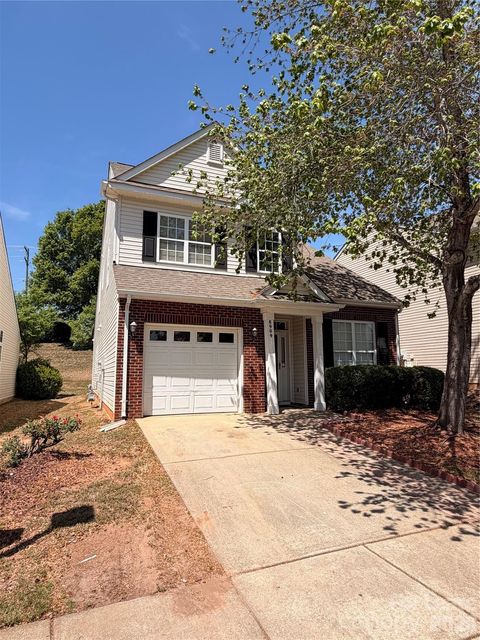 Photo of 8909 Holland Park Lane, Charlotte, NC 28277 (MLS # 4371033)