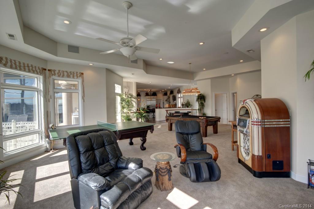 The Harbour At The Pointe - Residential