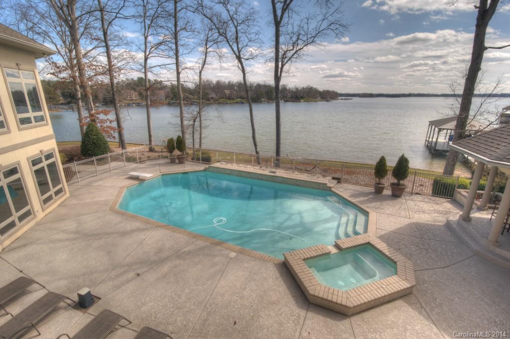 The Harbour At The Pointe - Residential