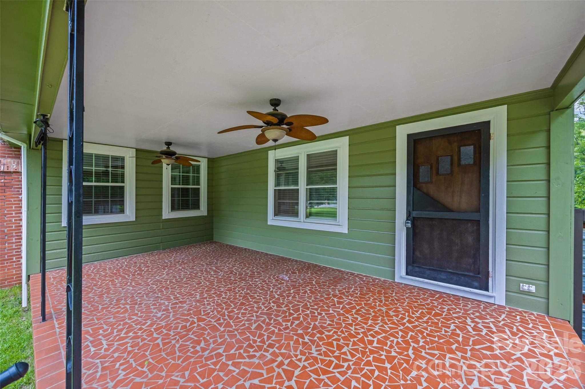 194 Old Limestone Road W