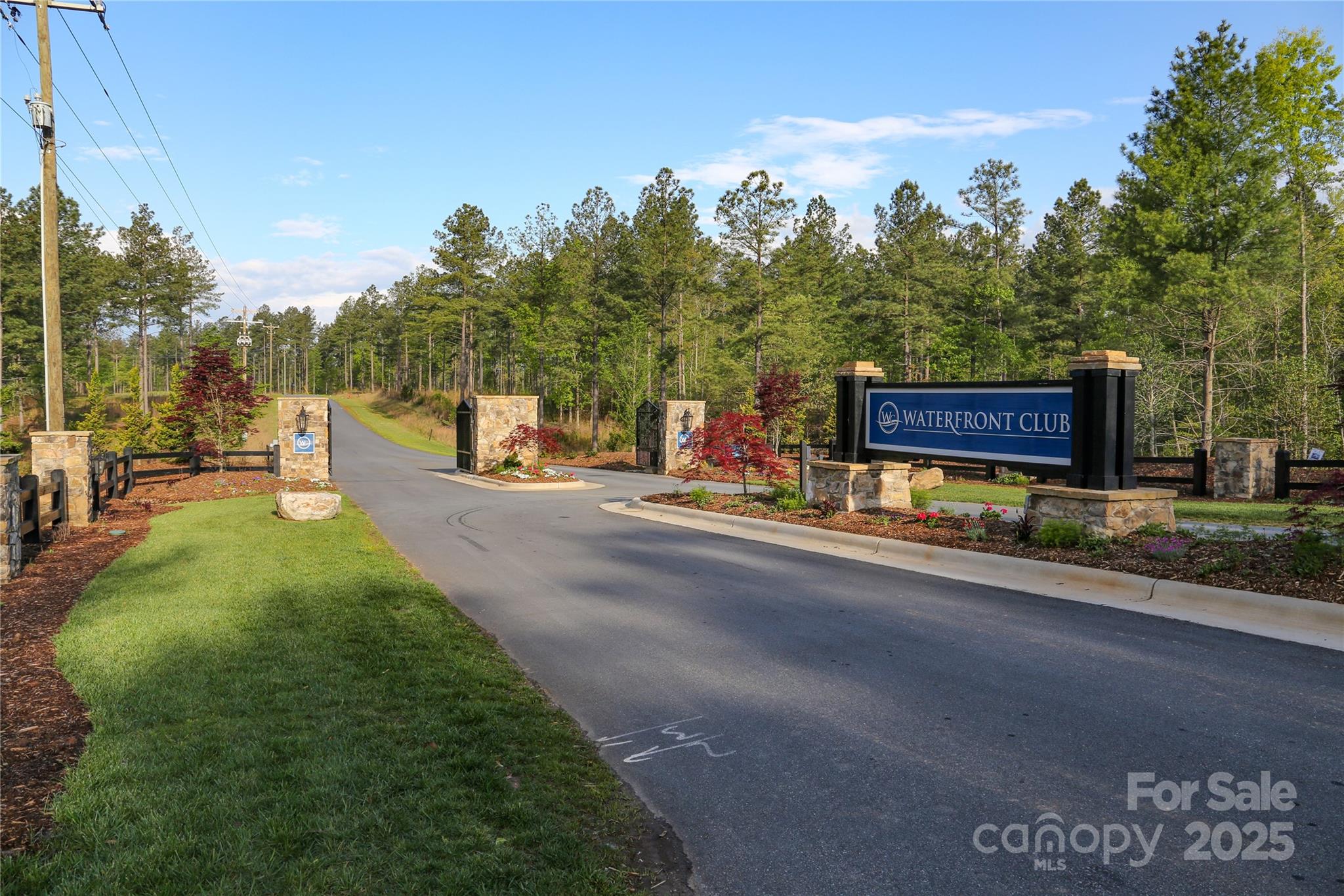 The Waterfront Club - Land