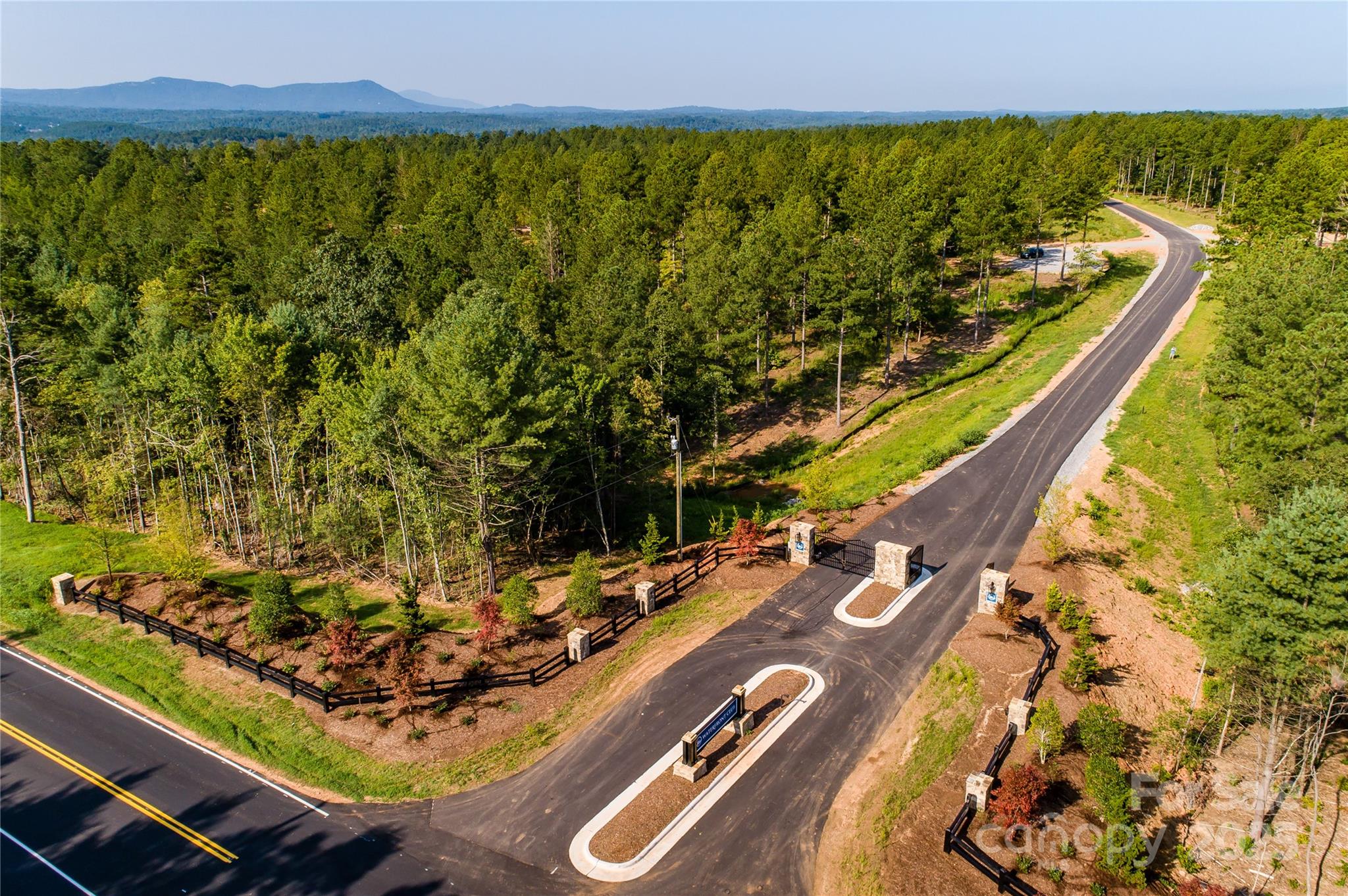 The Waterfront Club - Land