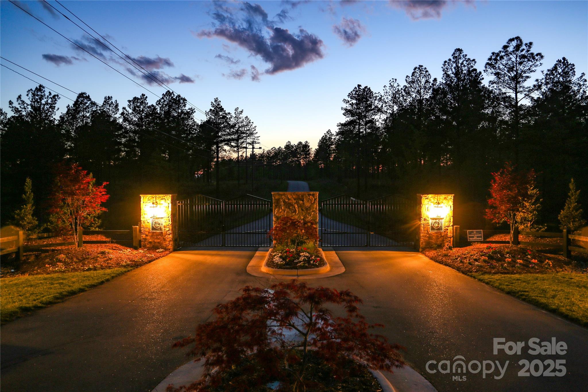 The Waterfront Club - Land