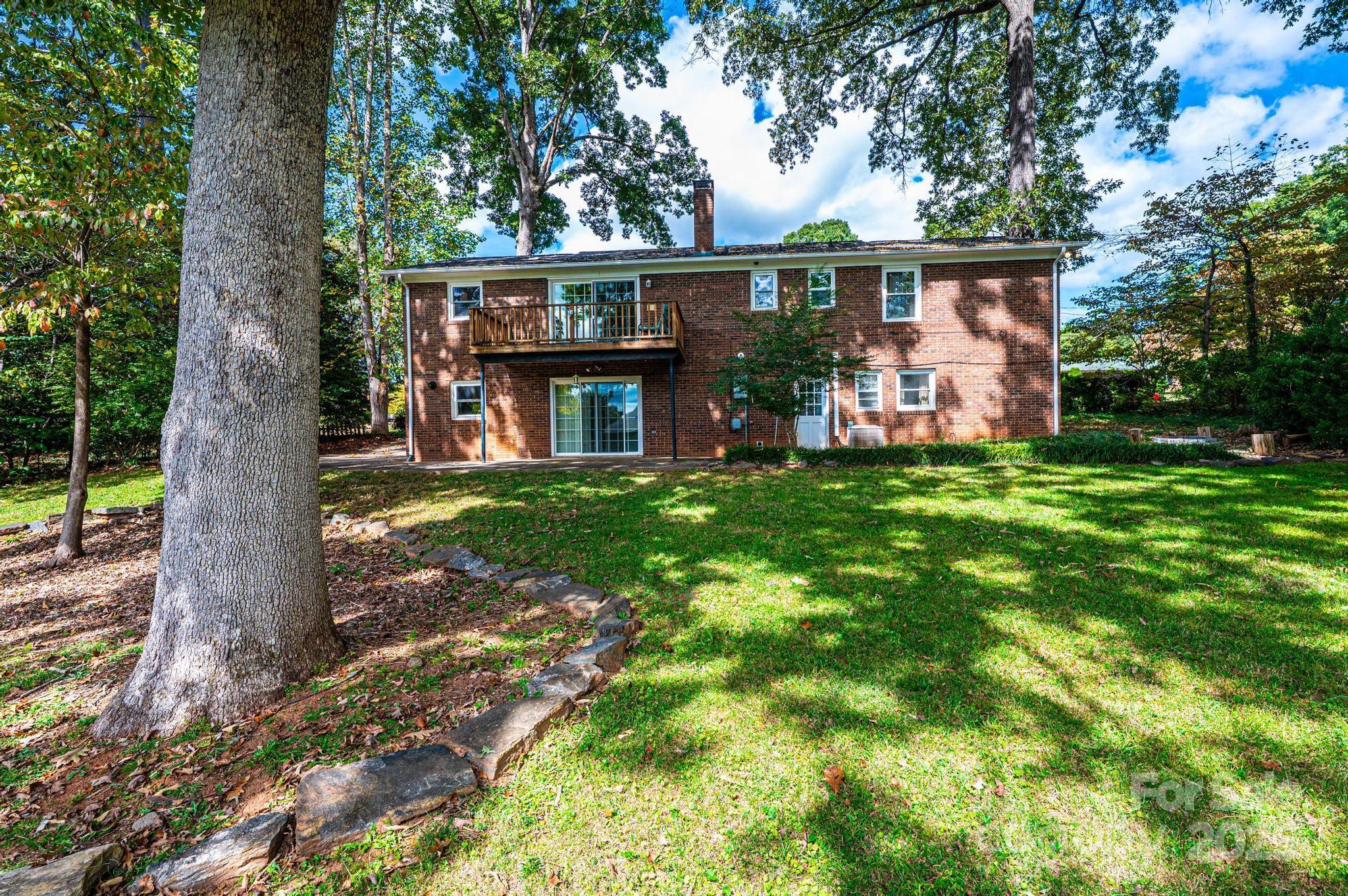 107 Oakwood Street