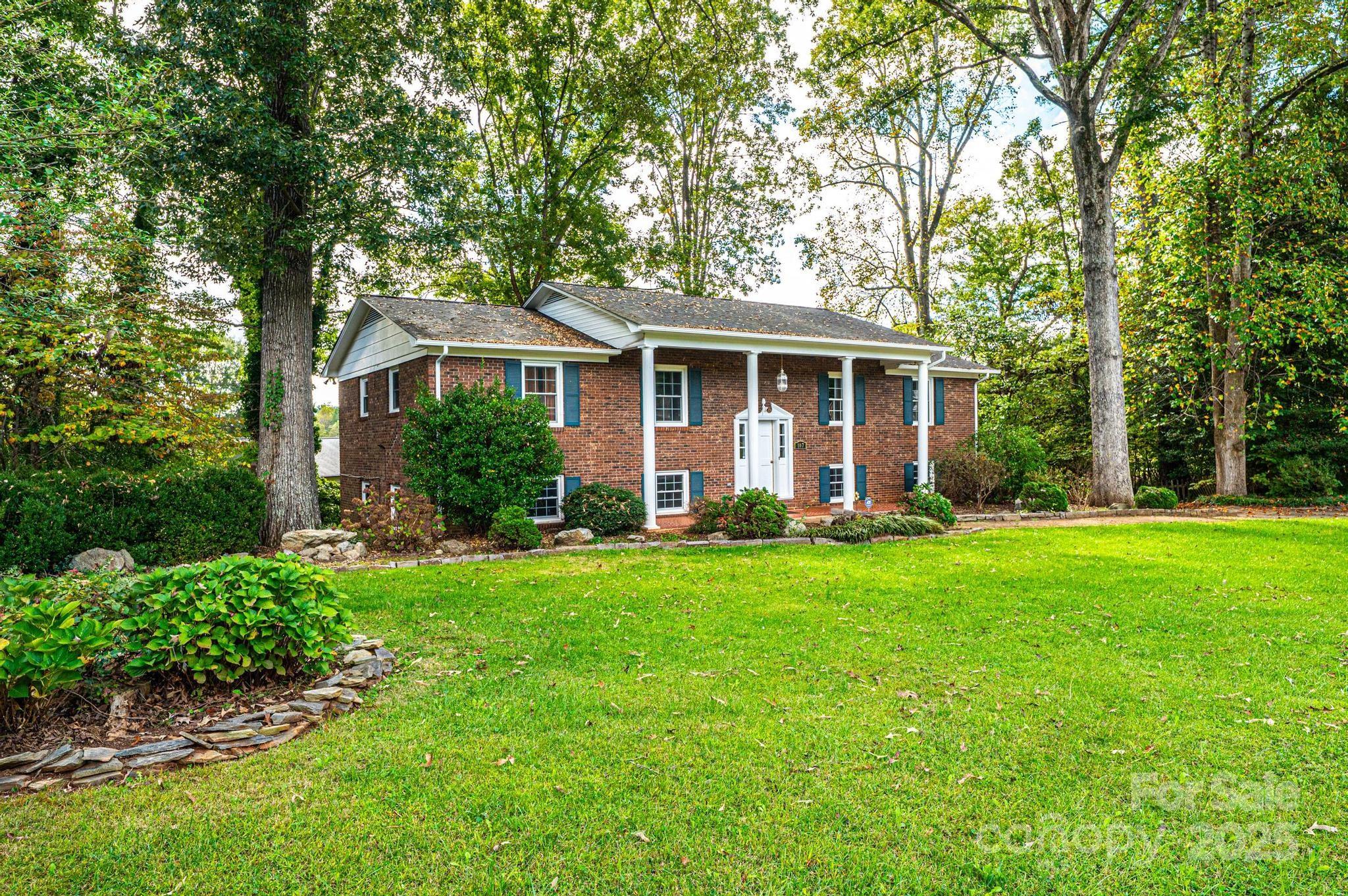 107 Oakwood Street