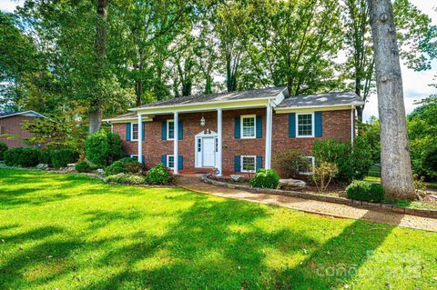 107 Oakwood Street Morganton NC 28655