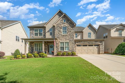 Single Family Residence in Mooresville NC 117 Heron Cove Loop.jpg