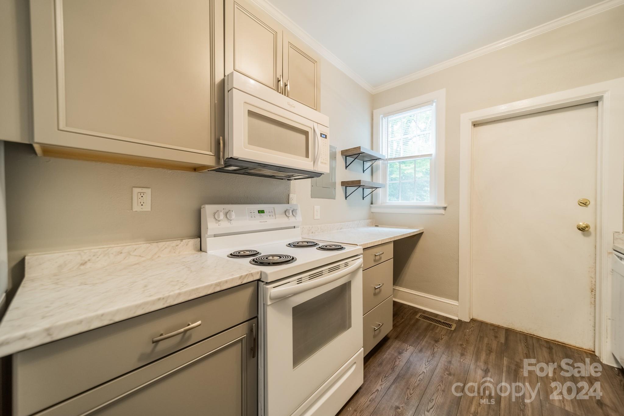 Wesley Heights - Residential Income