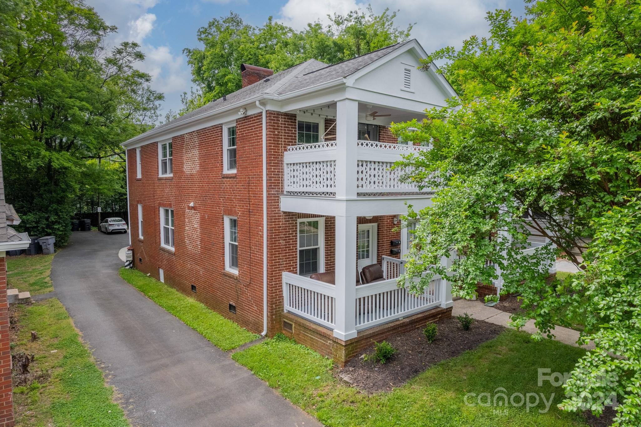 Wesley Heights - Residential Income