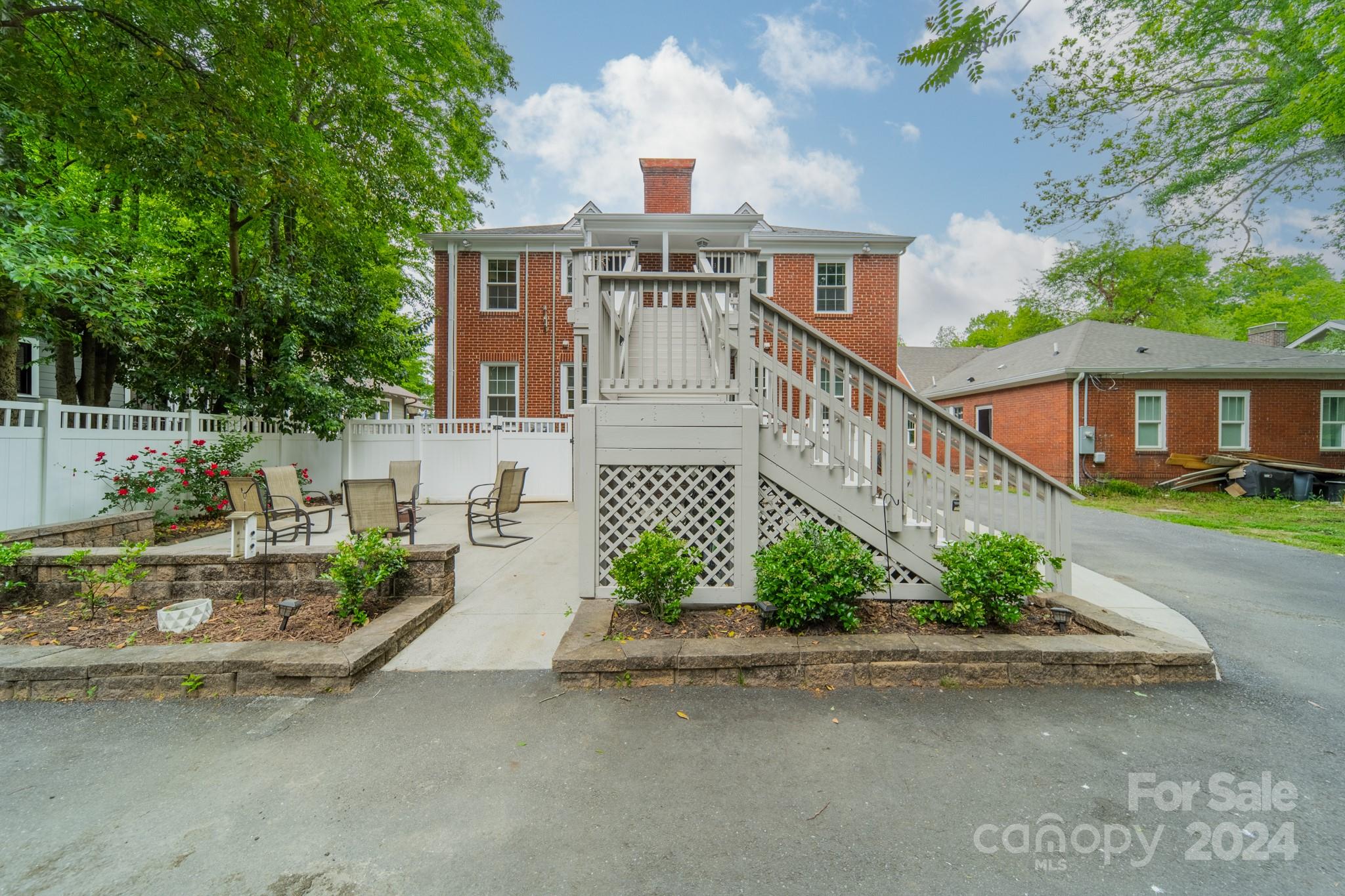 Wesley Heights - Residential Income