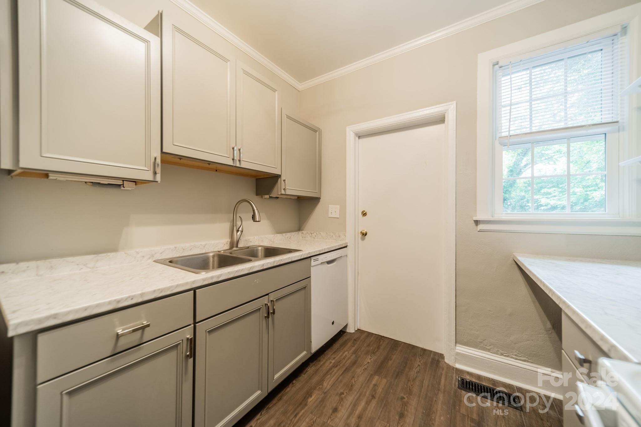 Wesley Heights - Residential Income