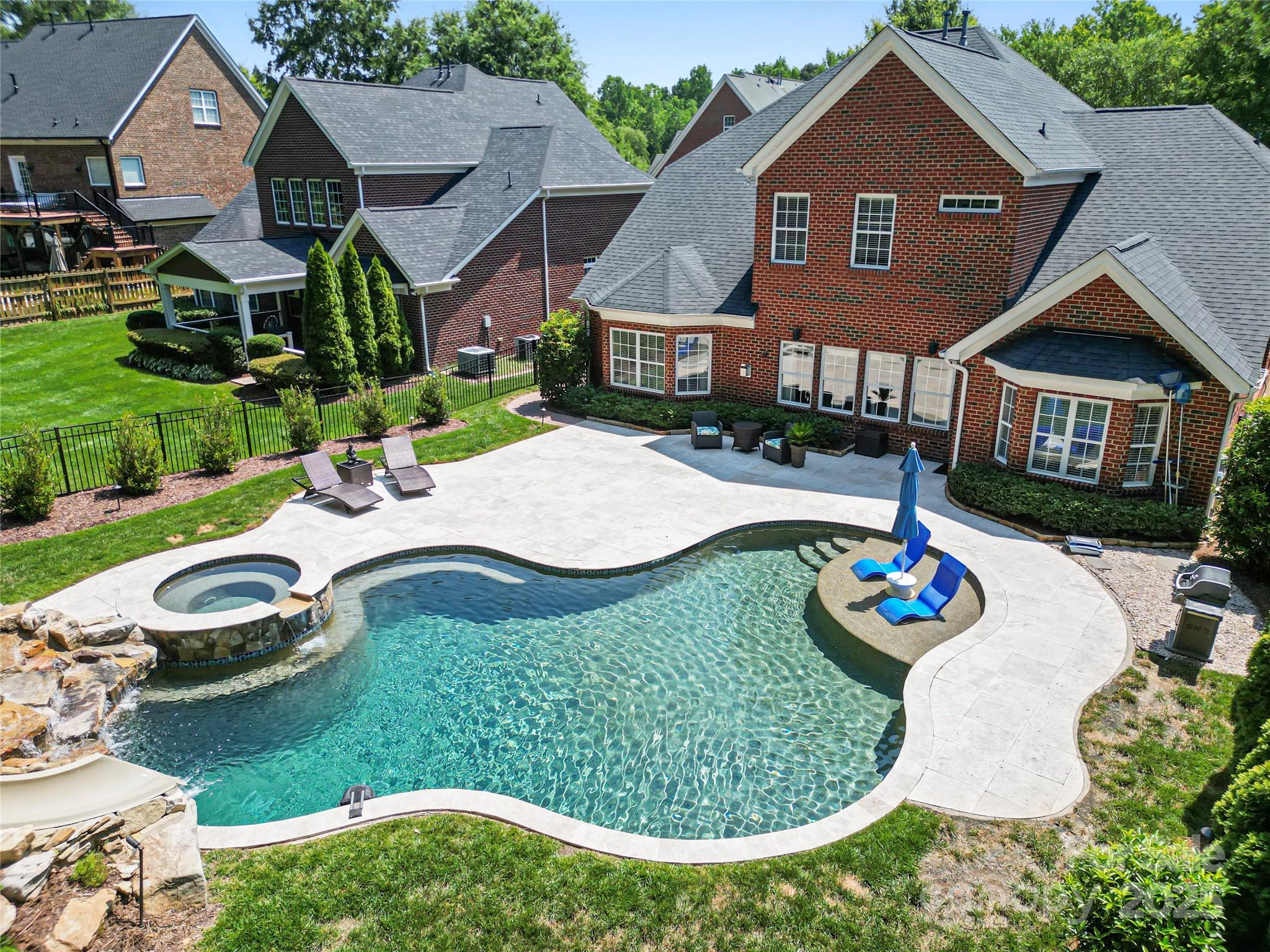 2504 River Oaks Drive