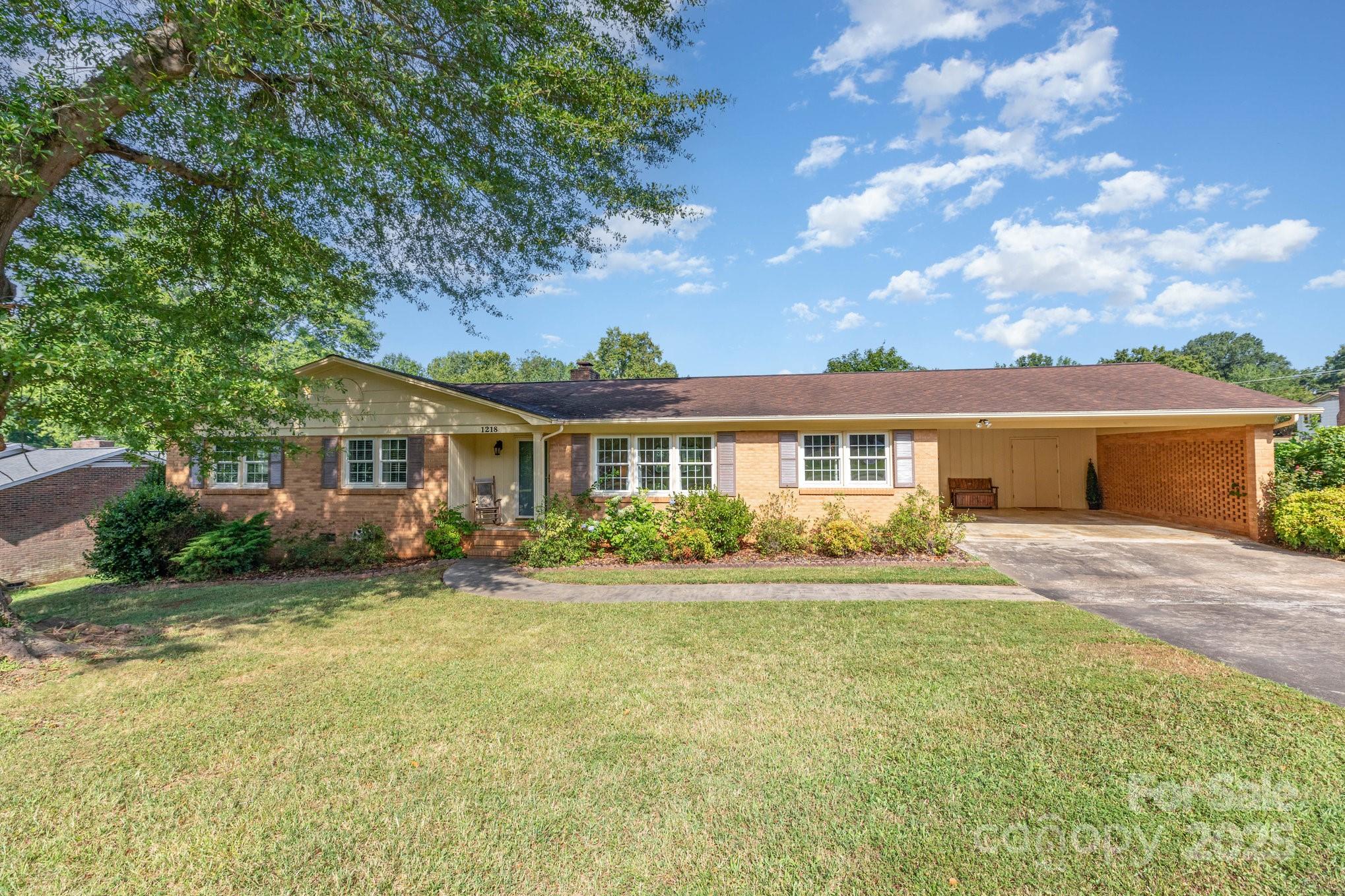 1218 Westwood Drive
