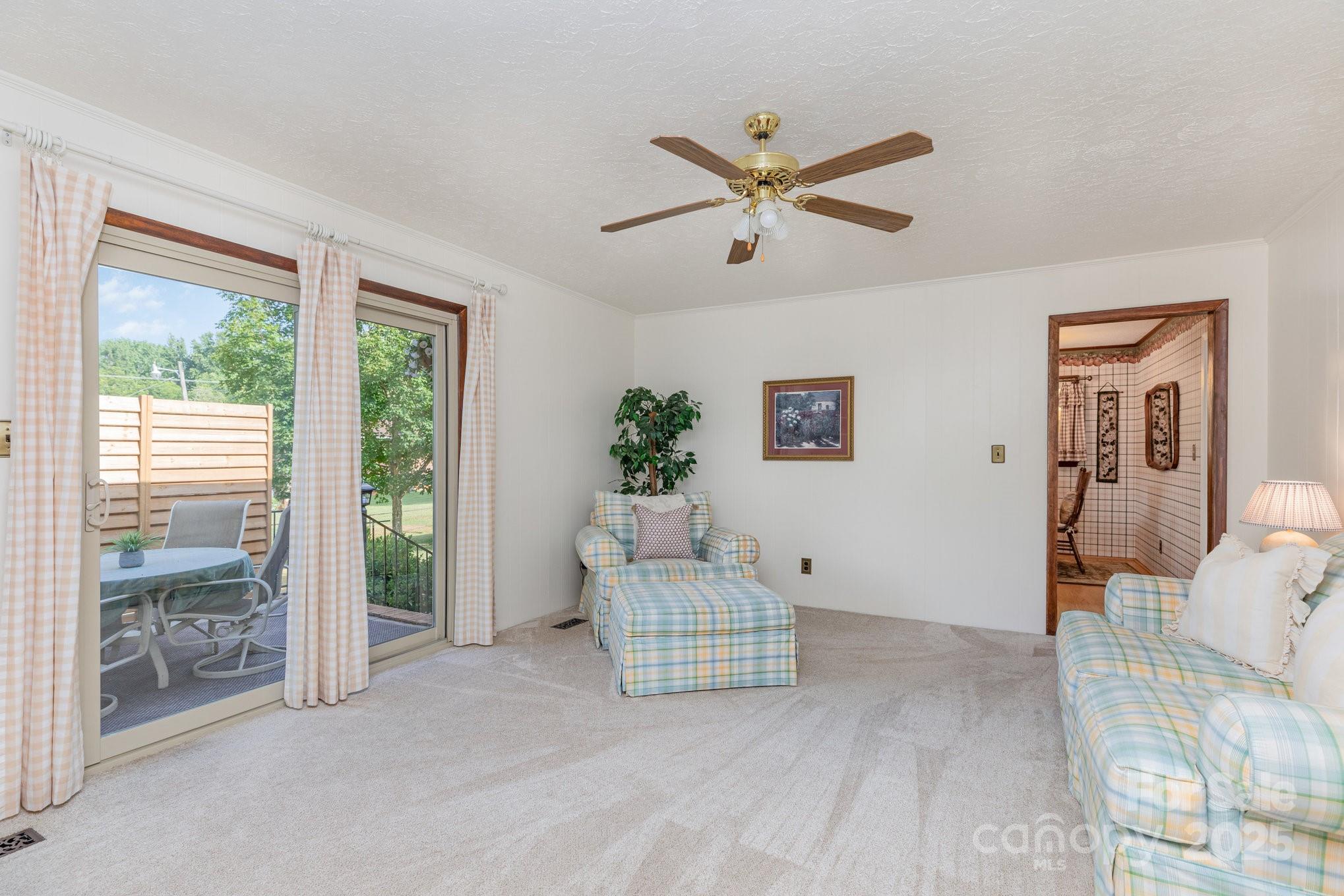 1218 Westwood Drive