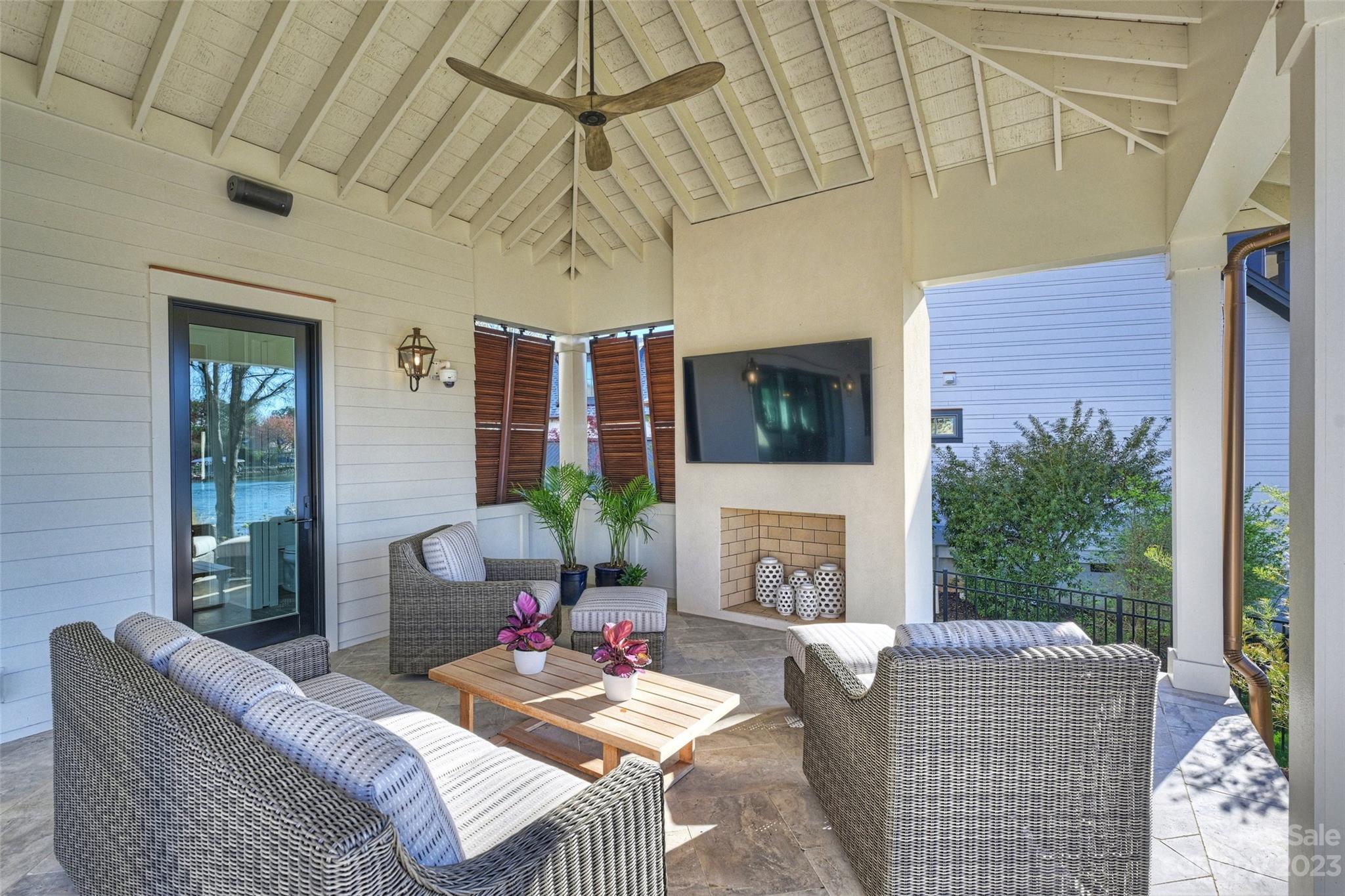 Country Club Shores - Residential