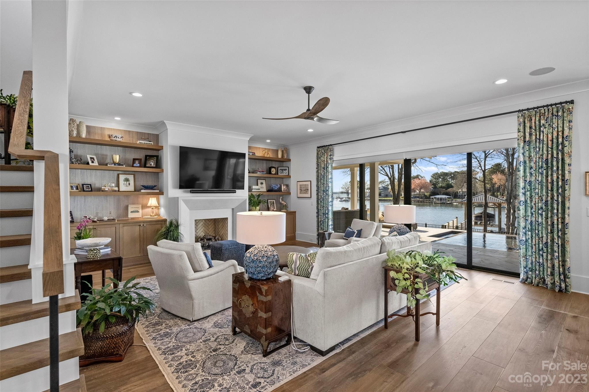 Country Club Shores - Residential