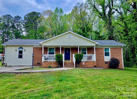 Photo of 847 E Chestnut Street, Stanley, NC 28164 (MLS # 4374037)