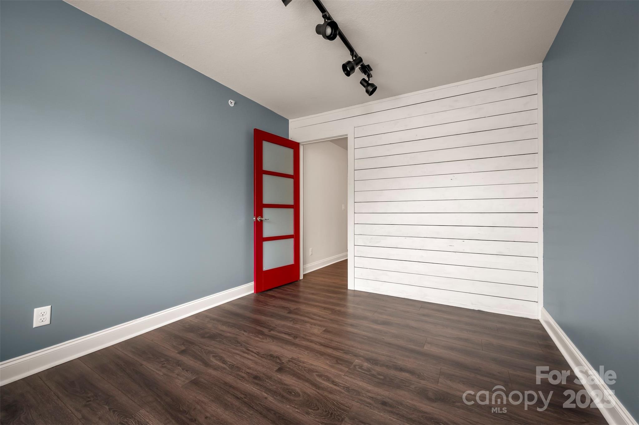 Fox Glen Condominium - Residential