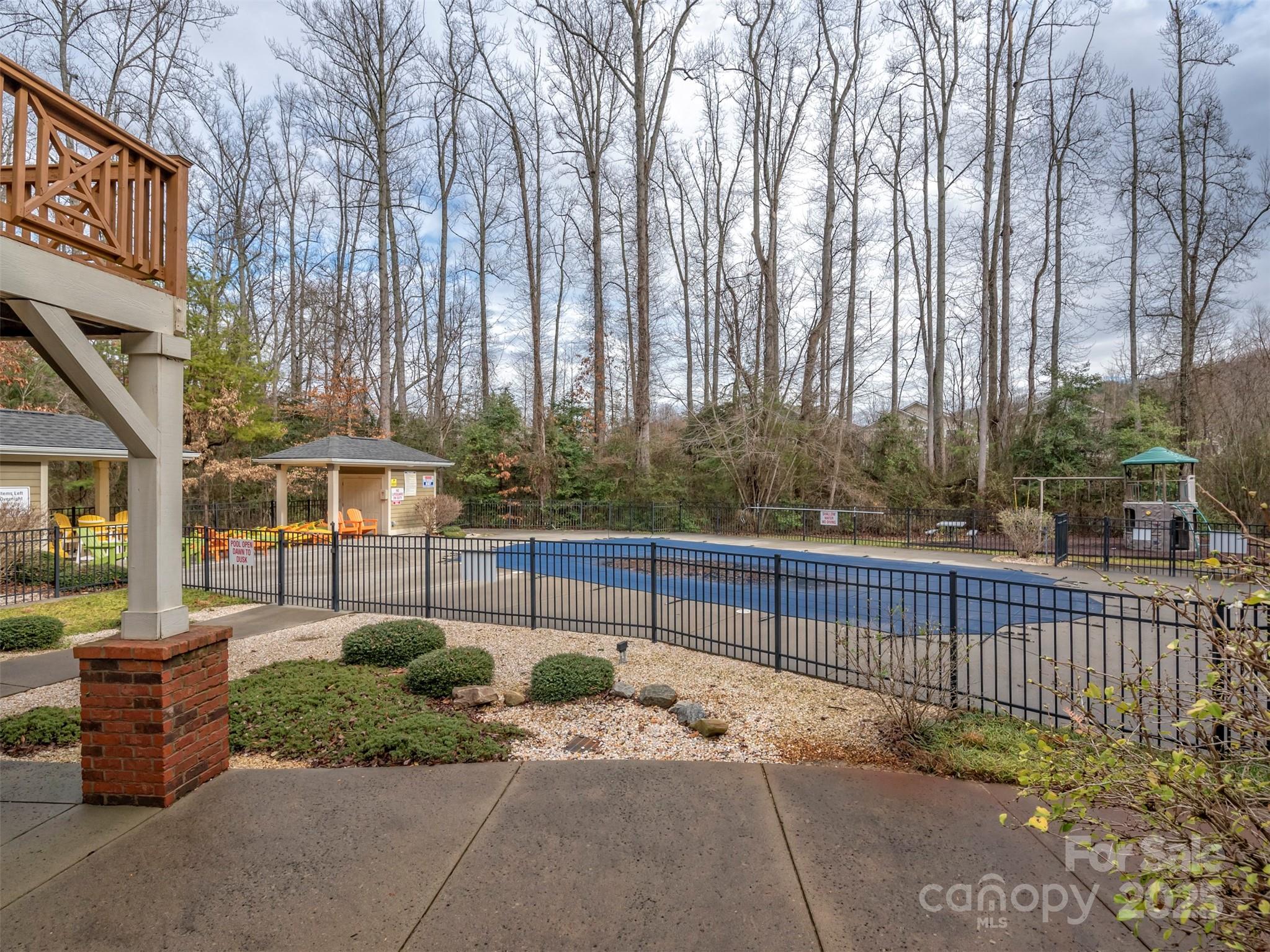 Fox Glen Condominium - Residential