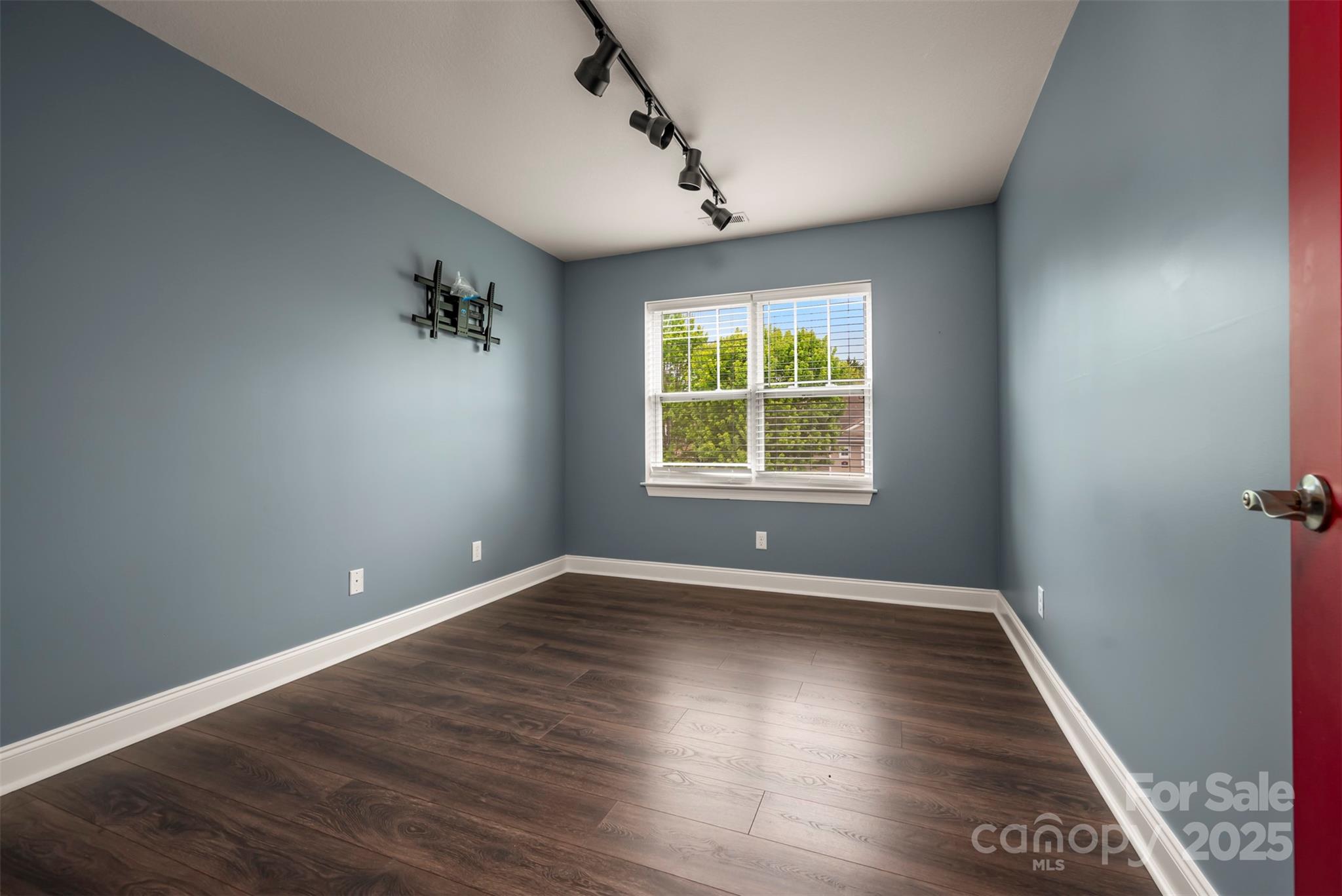 Fox Glen Condominium - Residential