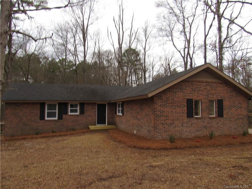 Gorgeous Newly Renovated Brick Home!
Corner lot, 1.5 acres.  New Windows. New Flooring. New Fixtures. Stainless Steel Appliances. New Deck.

Nice Master.  Walk in closet. Many more nice features.  A must see!

Built in Workshop.  Covered Patio.