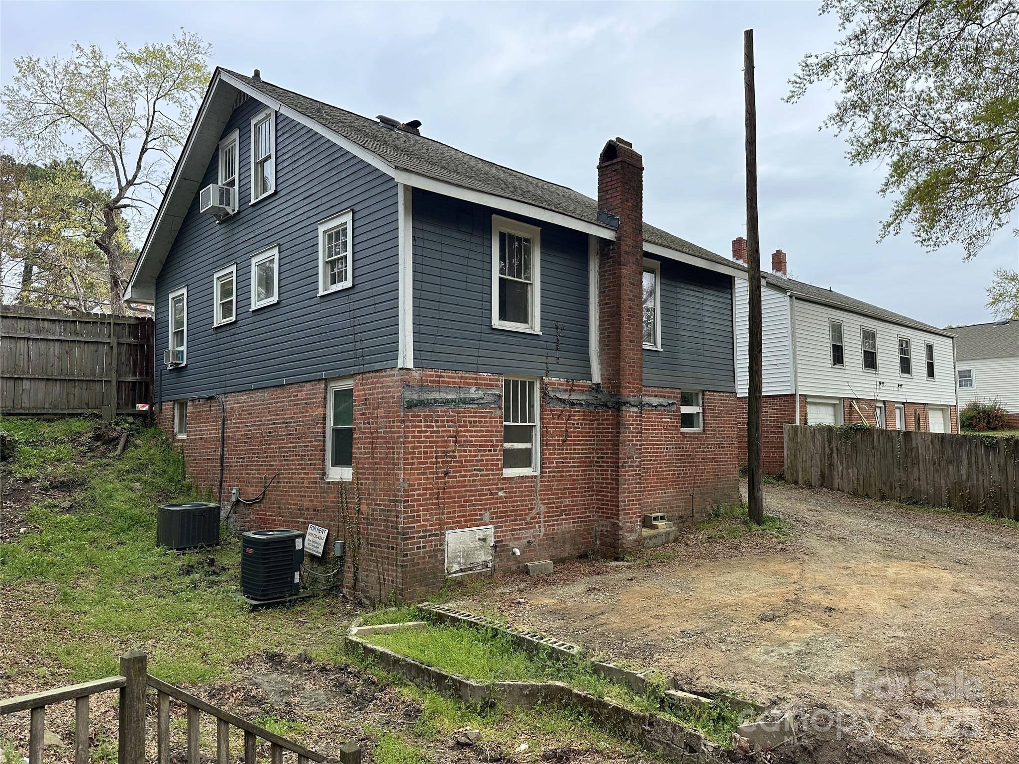 2503,2505,2507,2509,2511 Chapel Hill Road