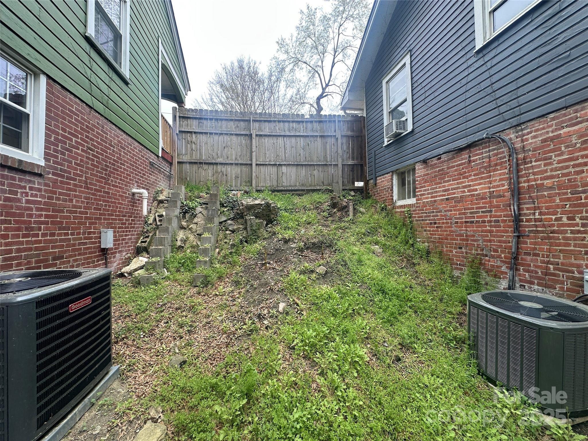 2503,2505,2507,2509,2511 Chapel Hill Road