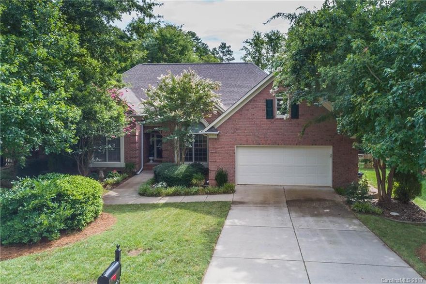 Amazing full brick ranch home in Northstone Country Club. Incredible outdoor entertainment area that includes full screened porch which leads to open air deck w/ steps down to patio area! Open floorplan. Large kitchen w/ eat-in area open to living area w/ large windows looking out into private back yard! Gorgeous vaulted ceilings in multiple areas of the home. Large master suite w/large walk-in closet. New HVAC and furnace. Freshly painted & new carpet. Huge floored attic, lots of storage space!