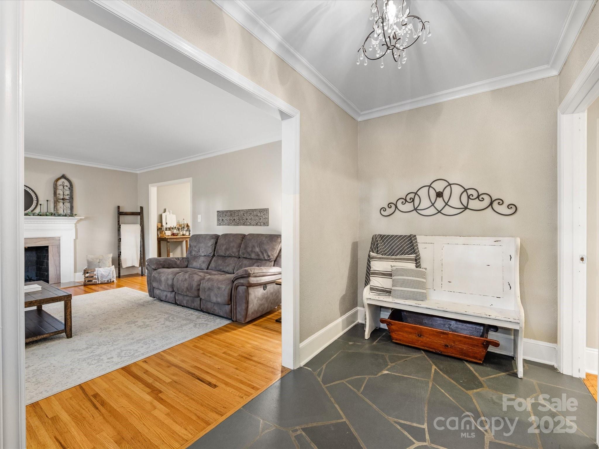 121 Glen Oaks Road