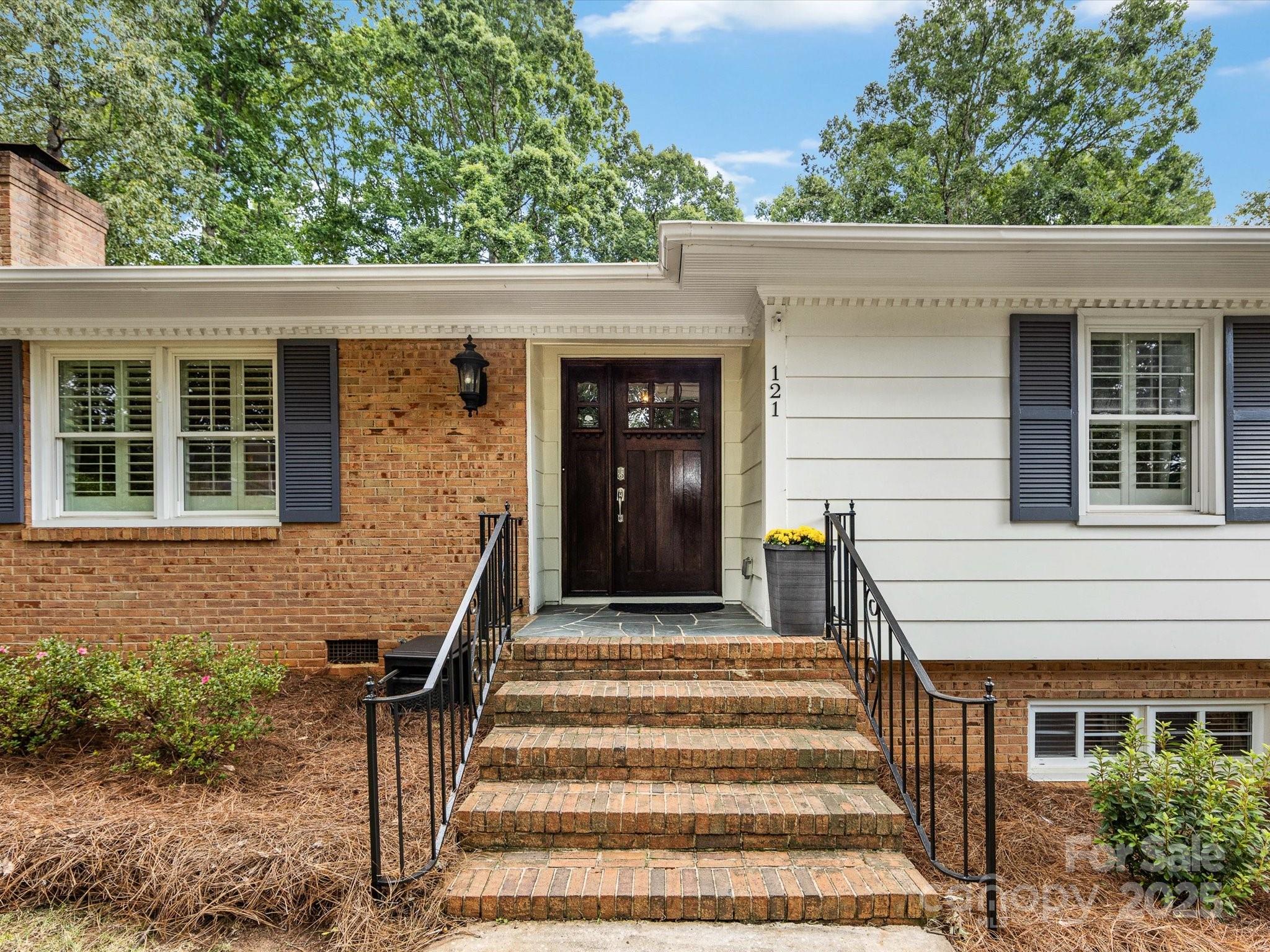121 Glen Oaks Road
