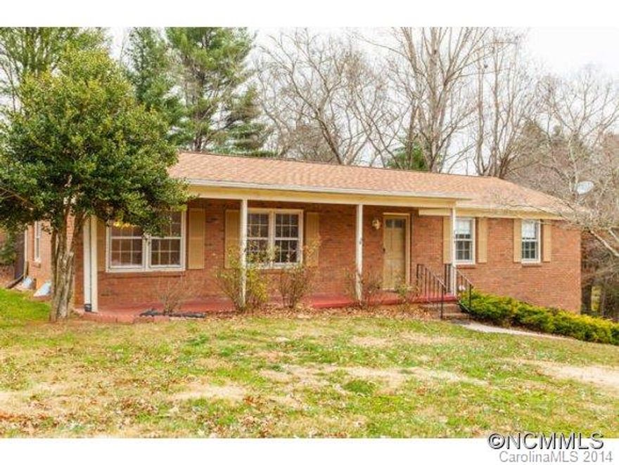 3BR/2BA Brick ranch home in desirable Heatherwood community. Freshly painted, beautiful bamboo flooring, eat-in kitchen with oak cabinets. Fireplace for the cold winter days and wonderful screened in porch for entertaining. Large 25 x 15 room in basement mostly finished, not counted in total sq.ft. Pool table included. Private quiet cul-de-sac.***Multiple offers received.  Highest and best due by 5 PM December 11, 2014.  Time is of the essence.