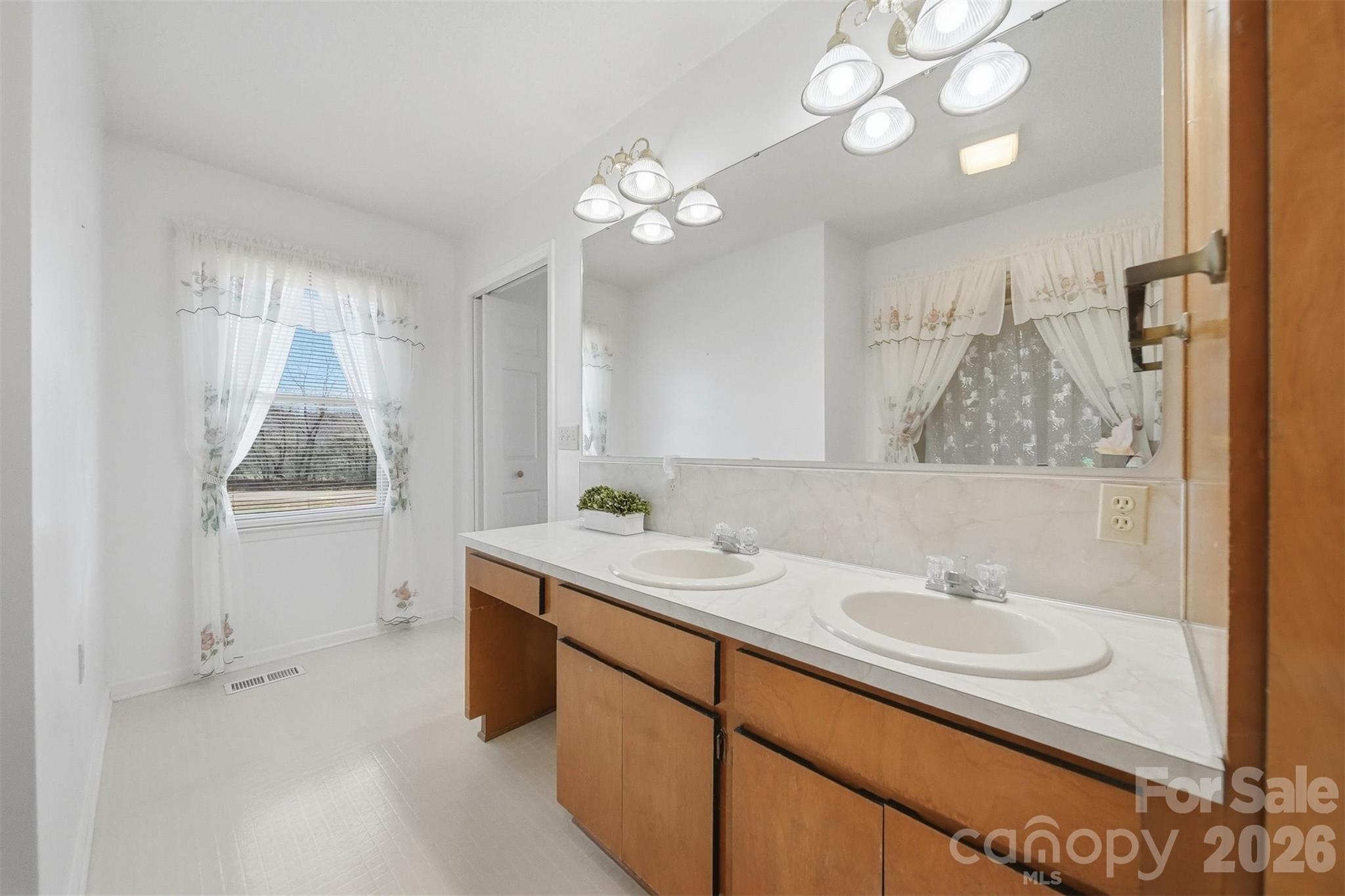 brooks glen - Residential