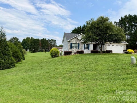Photo of 38 A Avenue, Taylorsville, NC 28681 (MLS # 4416743)