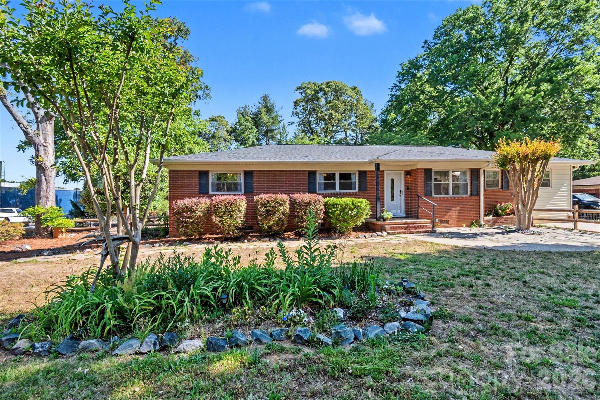 738 Edgemoor Drive